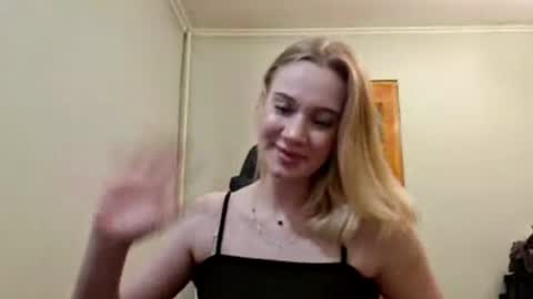 ellaygray online show from 28, 7, 2026