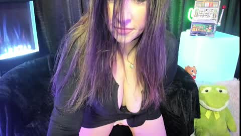 ELLE online show from 26, 2, 2025