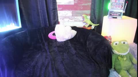 ELLE online show from 11, 3, 2025