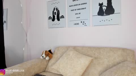 Snapshot of ellegisellee chatting on 18, 1, 2025 Yiss online show from 18, 1, 2025