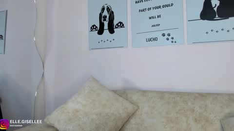 Snapshot of ellegisellee chatting on 4, 2, 2025 Yiss online show from 4, 2, 2025