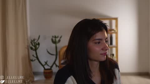 Linda Restrepo online show from 6, 2, 2025