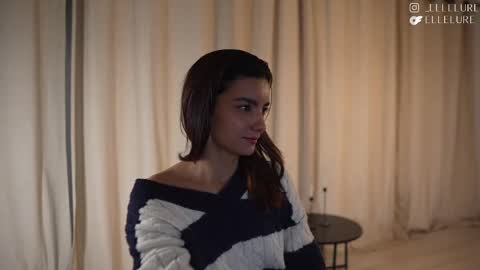 Linda Restrepo online show from 17, 2, 2025