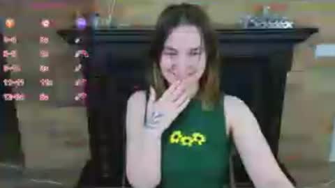 Snapshot of ellie_babyy chatting on 13, 6, 2026 Ellie online show from 13, 6, 2026