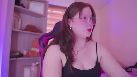 ellie_doll_ online show from 21, 7, 2026
