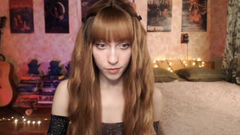 Snapshot of ellie_friendly chatting on 2, 12, 2024 ellie_friendly online show from 2, 12, 2024