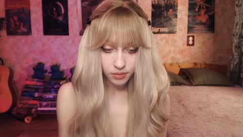 Snapshot of ellie_friendly chatting on 2, 3, 2025 ellie_friendly online show from 2, 3, 2025