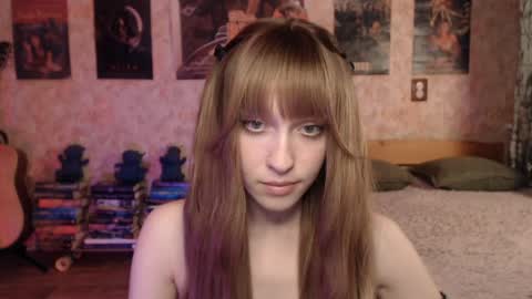 ellie_friendly online show from 19, 4, 2026