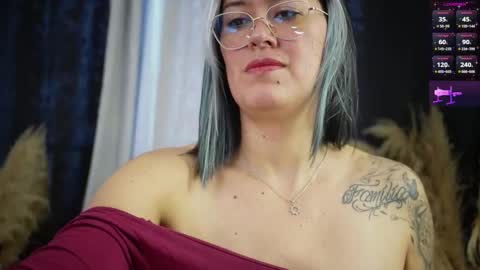 Ellie Ramos online show from 6, 11, 2025