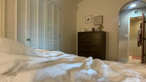 Snapshot of elliebrooksss chatting on 25, 2, 2026 ellie online show from 25, 2, 2026