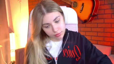 elliecutes online show from 25, 4, 2026