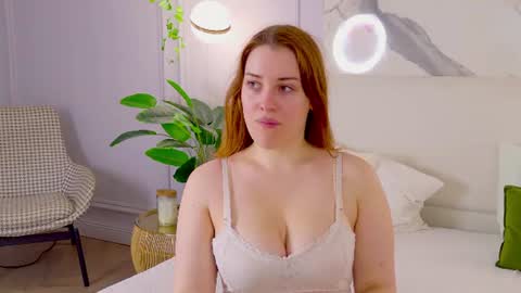 elliegarson__ online show from 31, 7, 2026