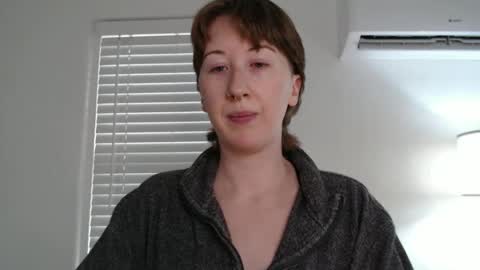 Ellie Rowyn online show from 9, 10, 2025