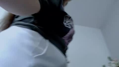 Ellie online show from 9, 4, 2026