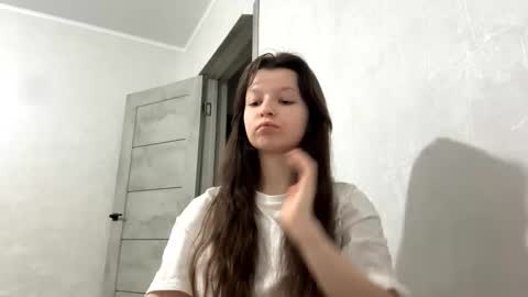 Snapshot of ellieschuffert chatting on 17, 12, 2025 Ellie online show from 17, 12, 2025