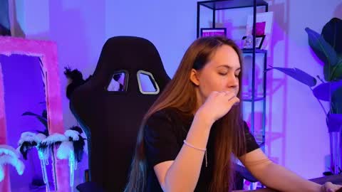 Elin online show from 21, 3, 2026