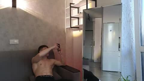 elliot_muscle04 online show from 8, 5, 2026