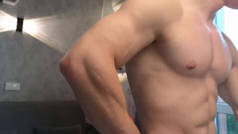 elliot_muscle04 online show from 29, 5, 2026