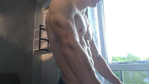 elliot_muscle04 online show from 26, 7, 2026