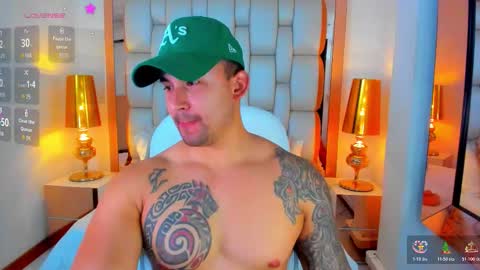 Snapshot of elliott_veelez chatting on 2, 12, 2025 E L L I O T V E L E Z online show from 2, 12, 2025