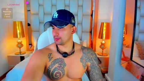 Snapshot of elliott_veelez chatting on 3, 2, 2026 E L L I O T V E L E Z online show from 3, 2, 2026