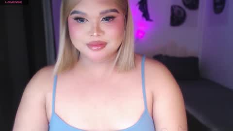 Snapshot of ellise_husson chatting on 5, 5, 2026 Ellise online show from 5, 5, 2026