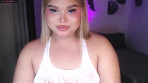 Snapshot of ellise_husson chatting on 6, 5, 2026 Ellise online show from 6, 5, 2026