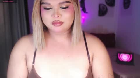 Snapshot of ellise_husson chatting on 16, 5, 2026 Ellise online show from 16, 5, 2026
