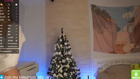 elly_ary online show from 8, 1, 2025