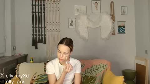 elly_ary online show from 18, 12, 2025