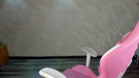 Elly Bloomm online show from 1, 7, 2026