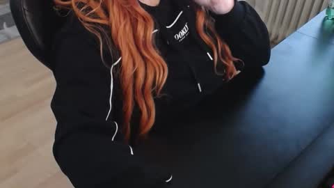 Elly online show from 11, 11, 2025