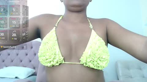 Snapshot of elly_willis chatting on 12, 12, 2024 Elly online show from 12, 12, 2024