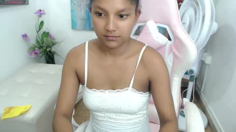 Snapshot of elly_willis chatting on 23, 2, 2025 Elly online show from 23, 2, 2025