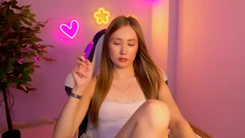  Elly  online show from 22, 7, 2026
