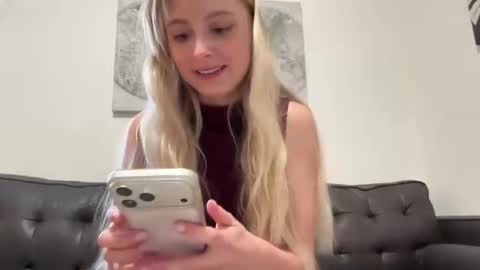 ellykeyofficial online show from 1, 5, 2026