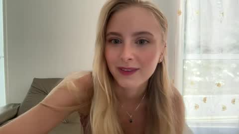 ellykeyofficial online show from 2, 8, 2026