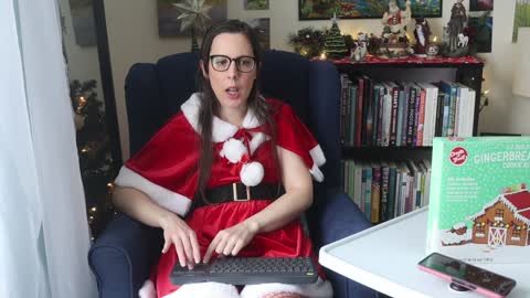 Elly Naomi online show from 22, 12, 2024