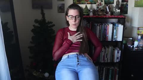 Elly Naomi online show from 4, 1, 2025