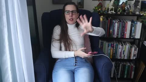 Elly Naomi online show from 12, 1, 2025