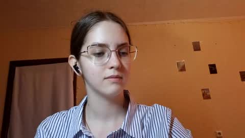 Snapshot of elmeraurora chatting on 23, 5, 2026 Kate online show from 23, 5, 2026