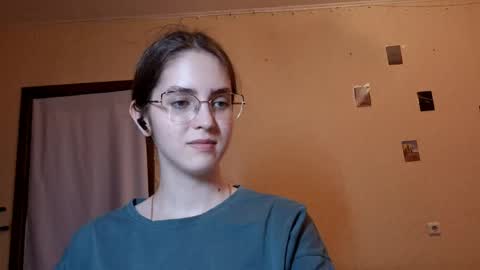 Snapshot of elmeraurora chatting on 3, 6, 2026 Kate online show from 3, 6, 2026