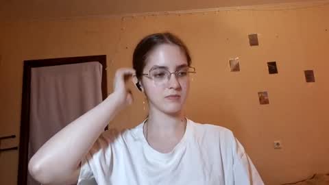 Snapshot of elmeraurora chatting on 8, 6, 2026 Kate online show from 8, 6, 2026