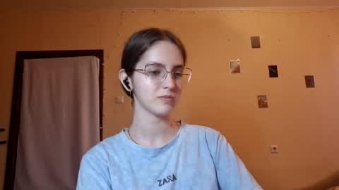 Snapshot of elmeraurora chatting on 10, 6, 2026 Kate online show from 10, 6, 2026
