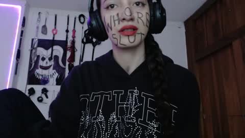 Chelsea  Please help me to reach 100 thumbs up online show from 7, 1, 2025