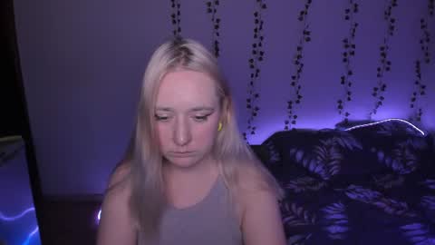 Snapshot of elovinora chatting on 8, 8, 2026 Ela give me a thumbs up if you like it and this is important for the development of the account online show from 8, 8, 2026