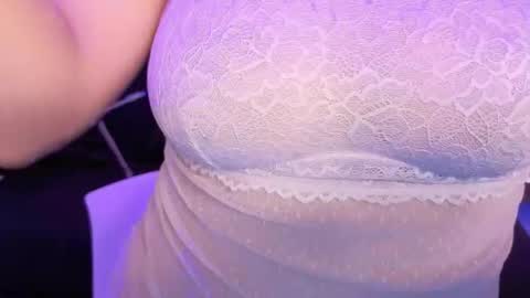 elowen_halley1 online show from 6, 10, 2025