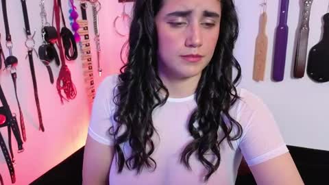 elowen_halley1 online show from 27, 4, 2026