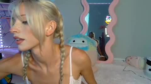 Snapshot of elsa_may chatting on 16, 6, 2026 elsa_may online show from 16, 6, 2026