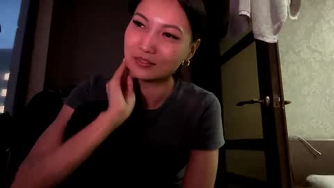 Snapshot of elsedesmond chatting on 14, 4, 2026 Mia online show from 14, 4, 2026